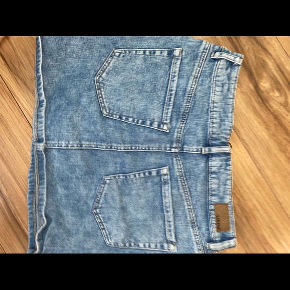 Denim Garage skirt - Picture 3 of 3